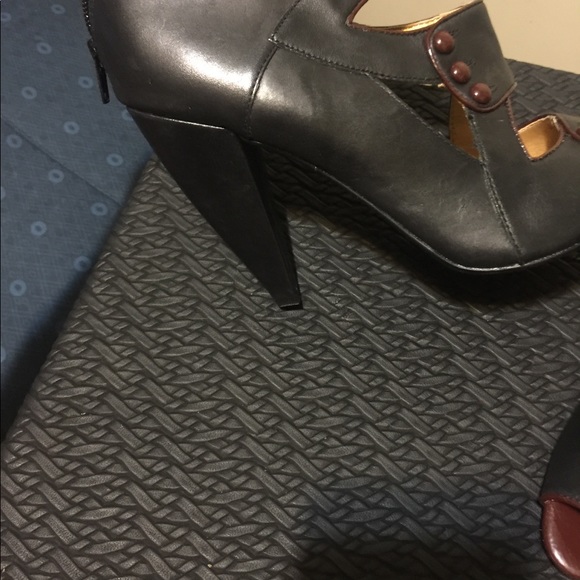 Beautiful shoes. - Picture 6 of 6